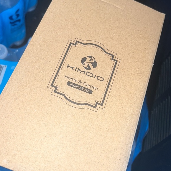 beautiful vase  picasso vase new in packaging - Picture 5 of 10